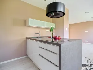 Prodej bytu 2+kk, Ostrava, Vrázova, 79 m2