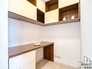 Prodej bytu 2+kk, Ostrava, Vrázova, 79 m2