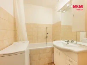 Pronájem bytu 2+1, Praha - Kobylisy, Košťálkova, 55 m2