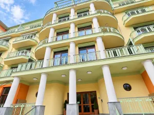 Pronájem bytu 2+1, Karlovy Vary, U Imperiálu, 110 m2