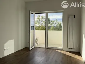 Pronájem bytu 1+kk, Brno, Komárovská, 29 m2