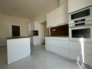 Pronájem bytu 4+1, Děčín, Husovo nám., 156 m2