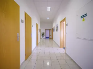 Pronájem kanceláře, Jičín, 17. listopadu, 688 m2