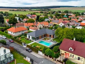 Prodej pozemku pro bydlení, Výrov - Hadačka, 1036 m2