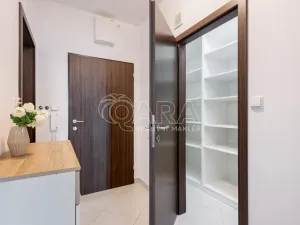 Pronájem bytu 2+kk, Praha - Stodůlky, Svitákova, 67 m2