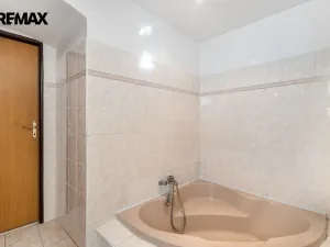 Prodej rodinného domu, Dubá - Zakšín, 380 m2