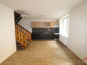 Pronájem bytu 2+1, Děčín - Děčín IV-Podmokly, Mírové nám., 79 m2