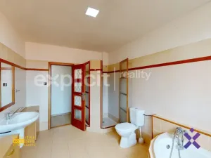 Pronájem bytu 4+1, Zlín - Malenovice, Jarolímkovo náměstí, 133 m2