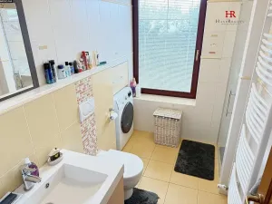 Prodej rodinného domu, Jenišovice, 355 m2