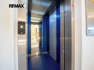 Pronájem obchodního prostoru, Kolín, Sladkovského, 540 m2