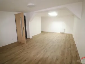 Pronájem bytu 3+kk, Děčín - Děčín IV-Podmokly, Mírové nám., 100 m2