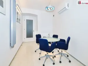 Pronájem kanceláře, Praha - Nové Město, V jirchářích, 284 m2