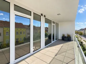 Prodej bytu 3+kk, Znojmo, Jarošova, 76 m2