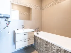 Pronájem bytu 2+kk, Praha - Libeň, Zenklova, 49 m2