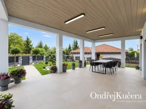 Prodej rodinného domu, Jeviněves, 200 m2
