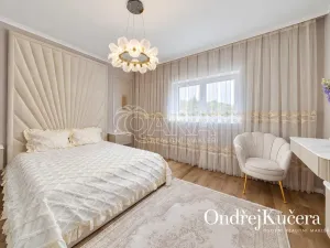 Prodej rodinného domu, Jeviněves, 200 m2