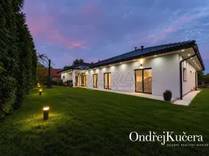 Prodej rodinného domu, Jeviněves, 200 m2