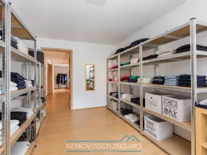 Prodej rodinného domu, Chvalovice, 220 m2