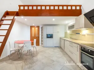 Pronájem bytu 1+1, Praha - Smíchov, Radlická, 43 m2