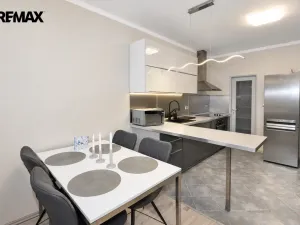 Pronájem bytu 2+kk, Praha - Vokovice, Lužná, 70 m2