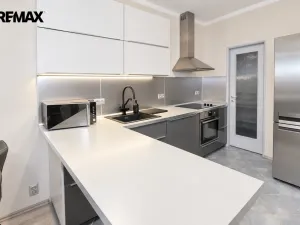 Pronájem bytu 2+kk, Praha - Vokovice, Lužná, 70 m2