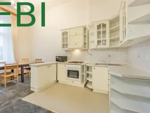 Prodej bytu 3+1, Praha, Římská, 121 m2