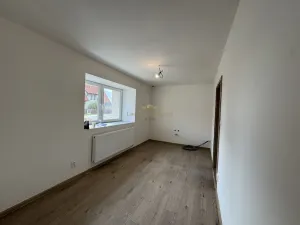 Prodej bytu 3+1, Řevničov, Karlovarská, 68 m2