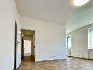 Pronájem bytu 2+1, Praha - Záběhlice, Střimelická, 56 m2