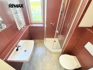 Pronájem bytu 4+kk, Velký Osek, U hřiště, 84 m2