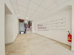 Pronájem bytu 1+kk, Jindřichův Hradec - Jindřichův Hradec I, nám. Míru, 23 m2