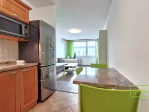 Pronájem bytu 3+kk, Praha - Kobylisy, Hovorčovická, 76 m2