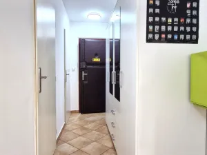 Pronájem bytu 3+kk, Praha - Kobylisy, Hovorčovická, 76 m2