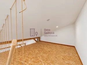 Pronájem bytu 1+kk, Jindřichův Hradec - Jindřichův Hradec I, nám. Míru, 50 m2