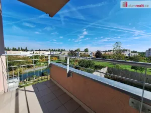Pronájem bytu 2+kk, Praha, Hlučkova, 63 m2
