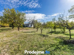 Prodej zahrady, Znojmo, 1922 m2