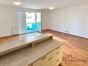 Pronájem bytu 2+kk, Jesenice, Cedrová, 67 m2