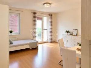 Prodej bytu 1+kk, Praha - Kyje, Sicherova, 30 m2