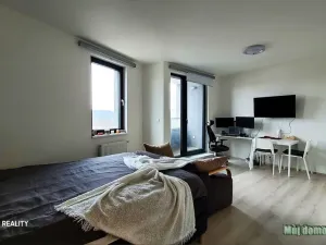 Pronájem bytu 1+kk, Praha - Modřany, Komořanská, 36 m2