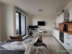 Pronájem bytu 1+kk, Praha - Modřany, Komořanská, 36 m2