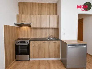 Pronájem bytu 1+1, Hradec Králové - Nový Hradec Králové, třída Edvarda Beneše, 42 m2
