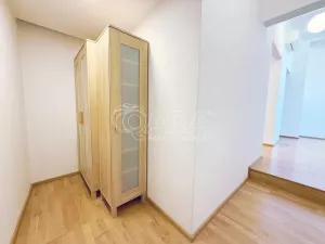 Pronájem bytu 1+kk, Praha - Dejvice, Kafkova, 39 m2