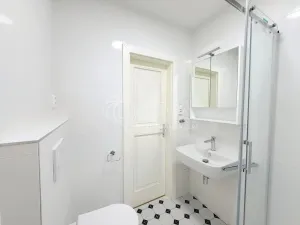 Pronájem bytu 1+kk, Praha - Dejvice, Kafkova, 39 m2