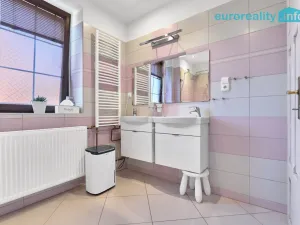 Pronájem rodinného domu, Sadov - Bor, 220 m2