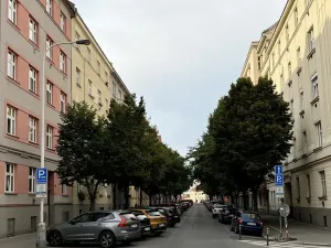 Pronájem bytu 2+kk, Praha - Vinohrady, Velehradská, 48 m2