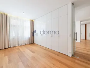 Pronájem bytu 5+kk, Praha, Laubova, 184 m2