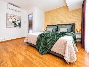 Pronájem apartmánu, Praha - Smíchov, Kobrova, 1172 m2