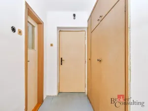 Prodej bytu 2+1, Praha - Komořany, Krupná, 47 m2