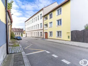 Prodej bytu 2+kk, Neveklov, Pod Radnicí, 56 m2