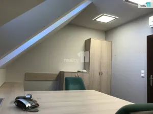 Pronájem kanceláře, Karlovy Vary - Dvory, Chebská, 14 m2