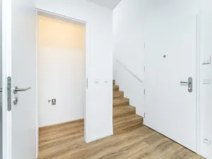 Pronájem bytu 4+kk, Praha - Vysočany, Odkolkova, 155 m2